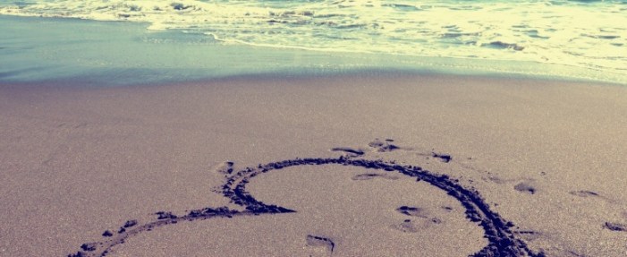 heart_on_beach-851x315